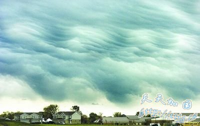 美国5个州一天刮13场龙卷风 十几万所房屋断电