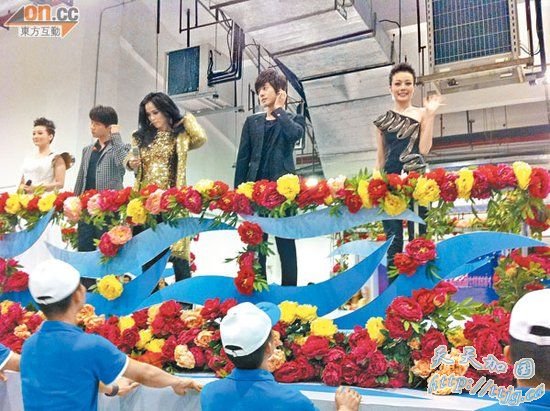 容祖儿唱亚运主题曲 章子怡“时光羽裳”水中舞