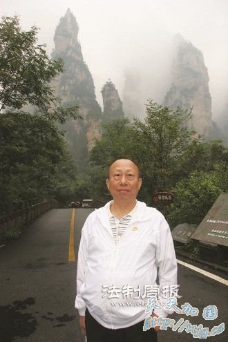深圳亿万富翁回乡投资遭遇地产骗局后猝死(图)