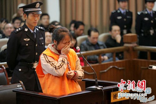 4��Ů�������ض����� ��ĸ��ͥ�¹�ʹ�޻���5��(ͼ)