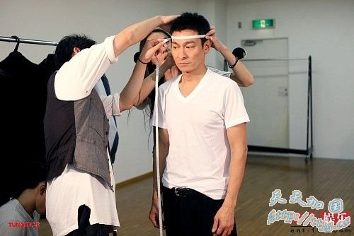 刘德华搭上山本耀司。