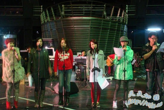 �ܻ������������㡢������������Ψ����Ů����������