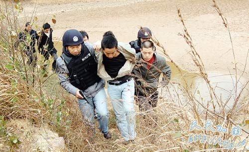 ����400�ྯ��Χɽ�Ѳ�12��ץ�������ٷ�(ͼ)