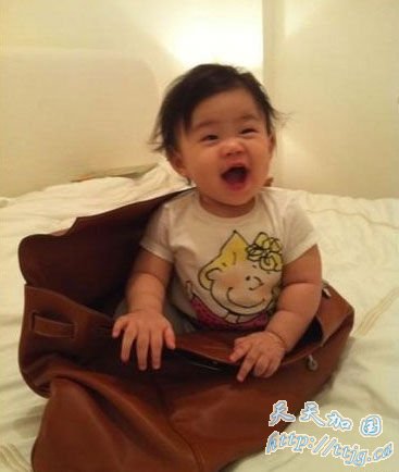 ������΢����СŮ������(ͼ)