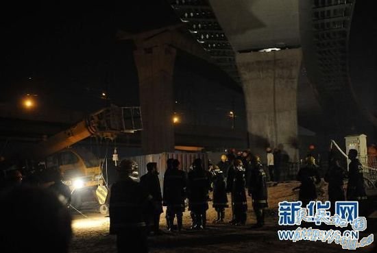 南京高架钢箱梁侧翻事故3名责任人被批捕
