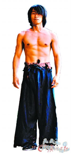 周星驰在《功夫》中已经过了一次武打瘾。(资料图)