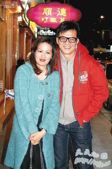 黄日华与太太。