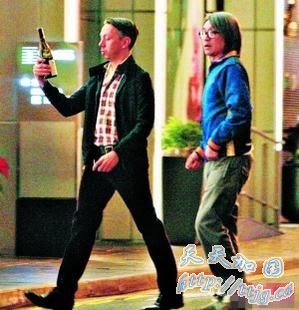 星爷带老外泡吧 遇记者偷拍快闪