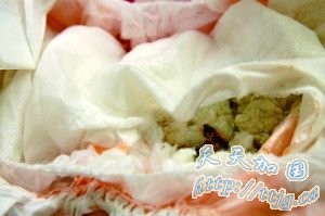 婴儿纸尿片藏5片生锈刀片 生产商称是不慎掉落