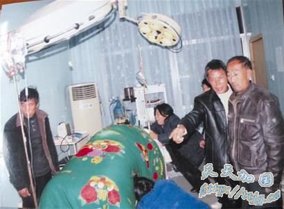 产妇剖腹产死在手术台上 医生从后门悄悄离开