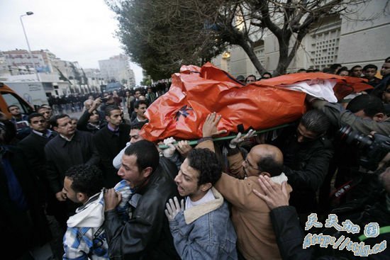 埃及一教堂遭人弹袭击已致百人死伤