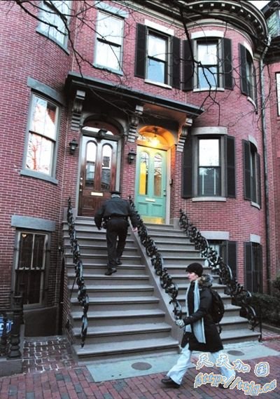 伊朗末代王子被祖国蒙受不行困扰饮弹自杀