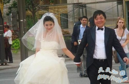 黄奕结婚照(资料图)