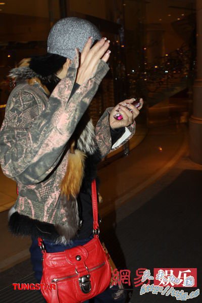 �����ڵ���ͷ��