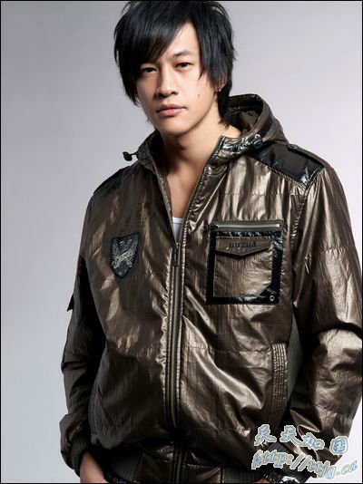 何润东明道孝敬父母齐送千万级别墅