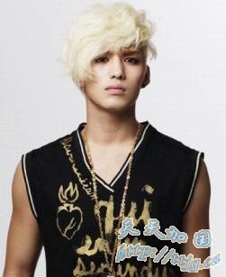 F.CUZ的成员崔荣学。