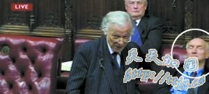 英国上院诞生最残酷辩论 议会铺上床和睡袋(图)