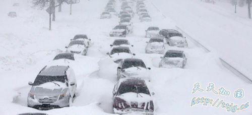 冰雨暴雪席卷美国30州 13000次航班被取消(组图)