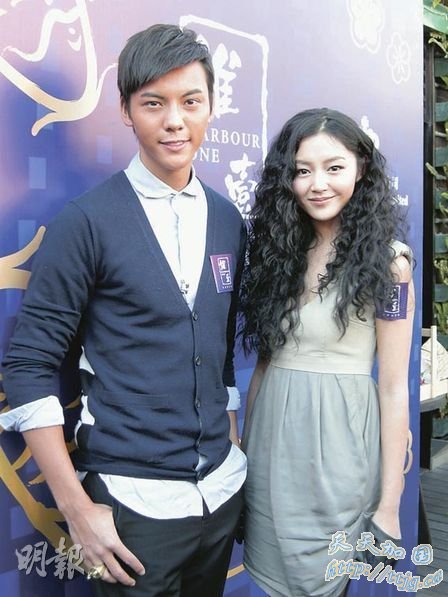 陈伟霆与诗雅想买房子 。