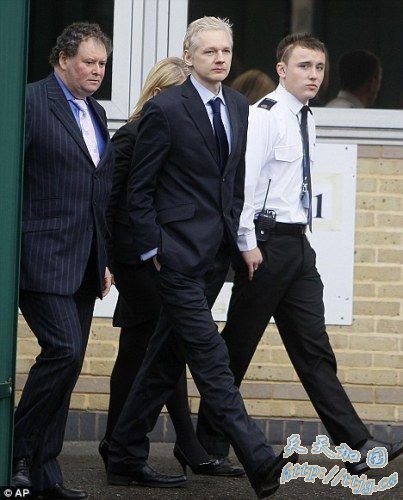 阿桑奇引渡庭审唇枪舌战 证据不足或难定罪(图)