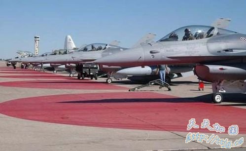 泰国两架F16战斗机军演时相撞坠毁