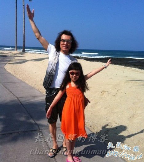 李咏八岁女儿法图麦近照曝光
