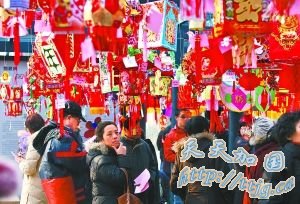 元宵节多看花灯少放炮(图)