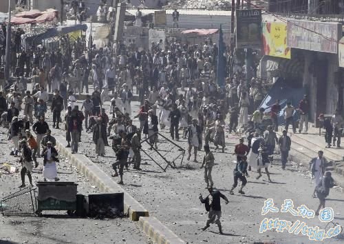 也门南部再次发生反政府示威游行 要求驱逐总统