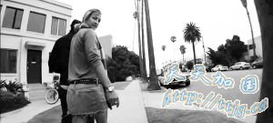 新西兰美女“臀部摄像头”偷拍“偷窥男”(组图)