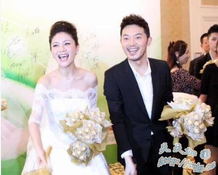 沙溢胡可今日完婚 沙溢穿婚纱狂奔胡可两度落泪