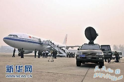 3万华人滞留利比亚 中国撤侨包机已出发