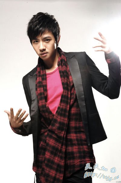 俞灏明已出院往返两地做复健 伤情严重复出无期