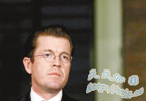 德国防长古滕贝格涉嫌论文剽窃 递交辞呈(图)