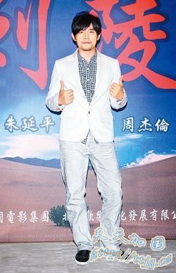 周杰伦新书念旧爱 回味“J女郎”遗憾多