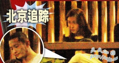 Angelababy擦眼泪。