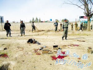 车弹冲进军事基地(组图)