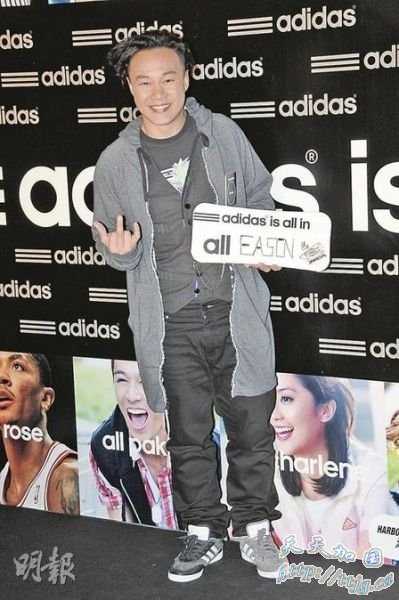 陈奕迅录制赈灾歌曲 想带女儿灾区探访(图)