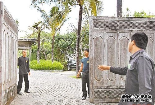 点图查看下一页 侯佩岑巴厘岛甜蜜拍婚纱 旧爱周杰伦短信祝福