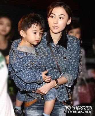 张柏芝和大儿子Lucas(资料图)