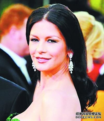 因精神压力过大凯瑟琳·泽塔·琼斯患抑郁症