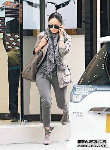 章小蕙昨天前往中区警署,报称女儿被袭击。(资料图)